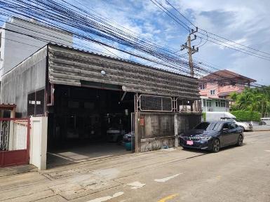 ให้เช่าบ้าน 2 ชั้นแปลงมุม 78 ตรว. พระราม 9 ซอย 60 ตรงข้ามเดอะไนน์
