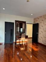 ให้เช่าบ้านศศิดา สุขุมวิท 24 Unit B กว่า 220 ตรม ใกล้ BTS พร้อมพง
