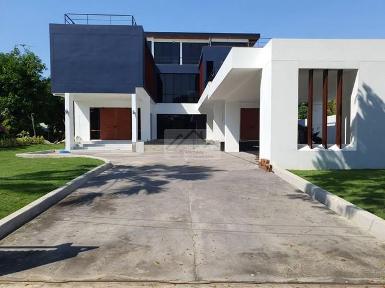 ขาย ให้เช่า Pool Villa 3ชั้น สุขุมวิท62 ใกล้ BTS บางจาก 