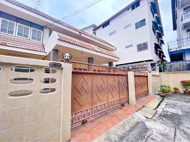 เดอะมอลล์ 6นอน 4น้ำ 2แอร์ เฟอร์ครบ MRTท่าพระ 499ม. จรัญ1-5