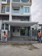 ขายบ้านด่วน 52 ตรว. 208 ตรม 13.8 กว้าง 6.5 ข้างบ้าน 3.5 เมตรลึก12