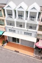  MRTเคหะรามคำแหง มีนบุรี อาคาร 3ชั้น 2 คูหาติดกัน รามคำแหง 174–18