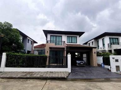 ให้เช่าบ้าน 2 ชั้น หมู่บ้านอควา ดิวิน่ารามคำแหง 94 ใกล้ Paseo ราม