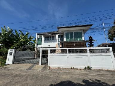ขายและให้เช่าบ้าน บ้านเดี่ยว 2 ชั้น หมู่บ้านเคหะนคร 3 ซอยพัฒนาการ
