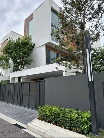 ให้เช่า บ้านเดี่ยว 3 ชั้น VIVE พระราม 9 ติด รร นานาชาติ Wellingto