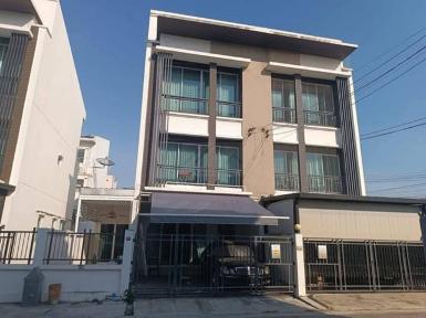 ให้เช่าทาวน์โฮม 3 ชั้น 3 ห้องนอน บ้านกลางเมือง โชคชัย 4 ซอย 50