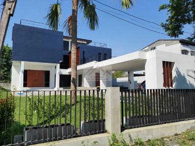 ให้เช่า Pool Villa 3 ชั้น Modern Luxury 250 ตรว. สุขุมวิท 62