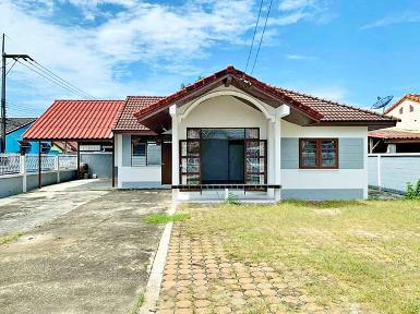 Lotus J Park ศรีราชารร.ดาราสมุทร ศรีราชา 2.3กม. 3นอน 102ตร.วา