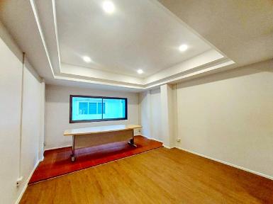 ถ.เสรีไทย79-85 ทาวน์โฮม 4 ชั้น สวนสยาม นิคมบางชัน 1กม. รีโนเวทใ