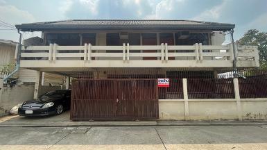 บ้านเดี่ยว รัตนาธิเบศร์ 22 แยก 9 ซอยรัตนาธิเบศร์ 22 ใกล้เซ็นทรัล 