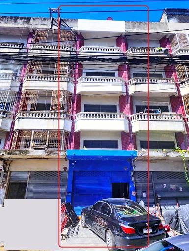 อ่อนนุช4-12 สุขุมวิท81 มี2 7-11 ในซอย 30ม. และ100ม. แอร์3 ทาสีใหม