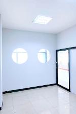 ให้เช่าอาคารพาณิชย์ 4ชั้น  23 ตร.วา 370 ตร.ซอยฉลองกรุง 25-35 PTT