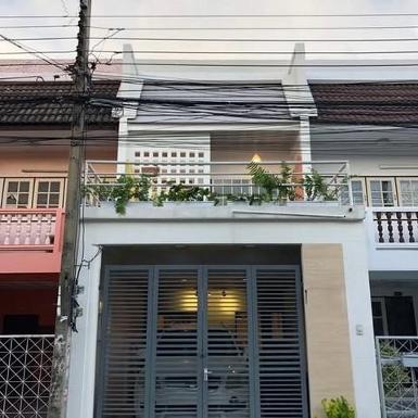 ให้เช่า ทาวน์เฮ้าส์ 2 ชั้น หมู่บ้าน คลองจั่นวิลล่า 2 ซอยนวมินทร์1